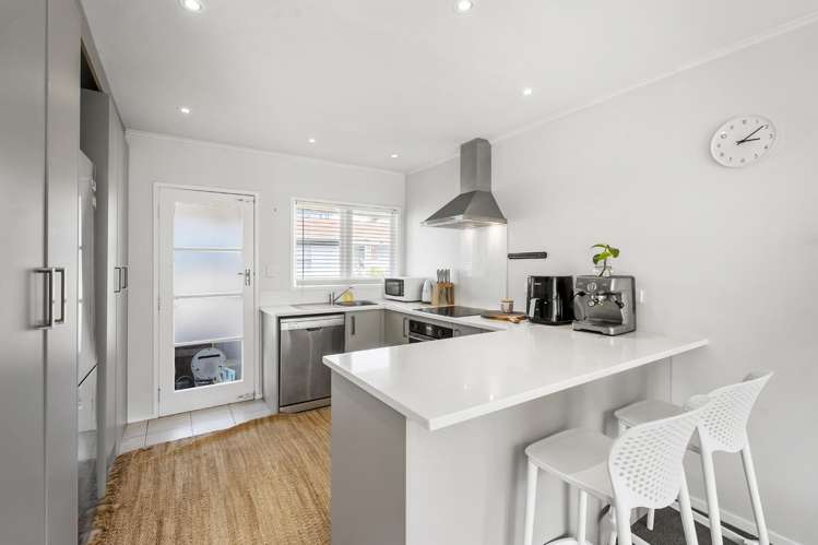 2/27 Sydney Street Hauraki_4