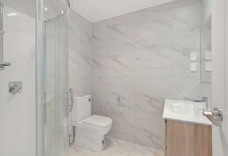 5/60 Kelman Road Kelston_9