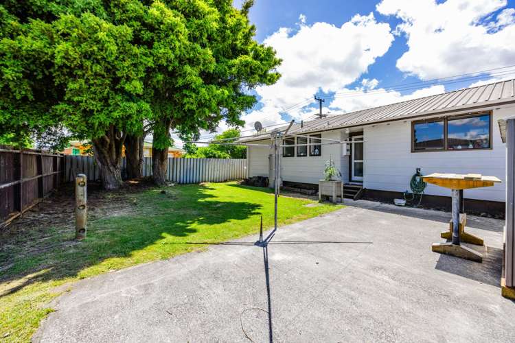 2/2 Resolute Way Papakura_3