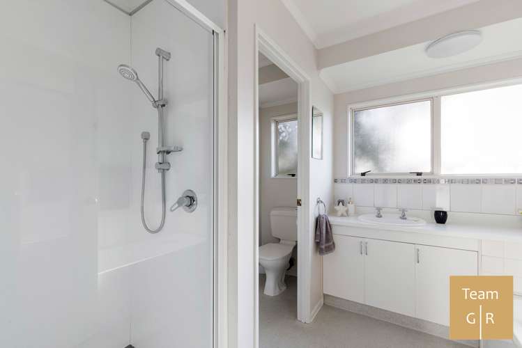 2/109 Beach Road Pahurehure_10