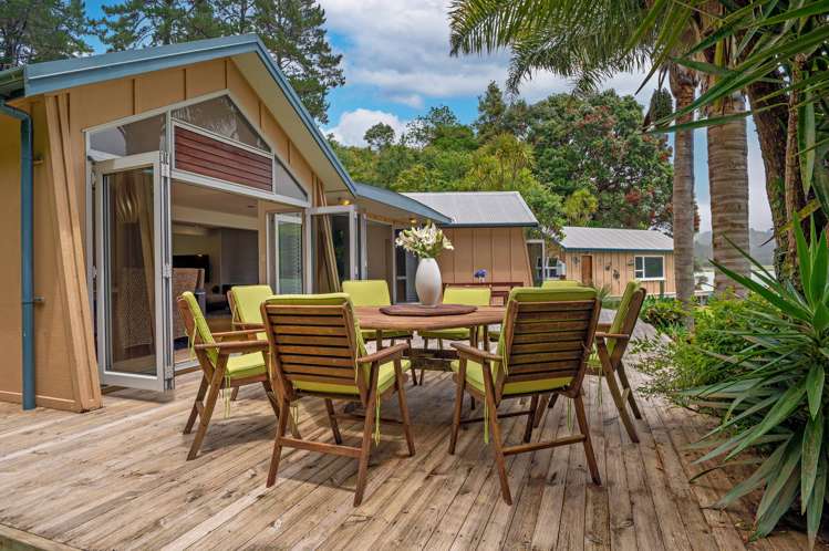 1 Ohakana Is Whakatane Surrounds_11