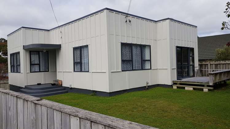 8 Retter Street Paparangi_1