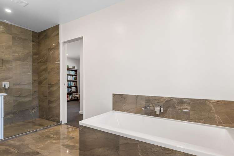 38 Carnaveron Drive Lincoln_20