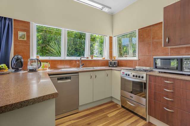 4 Hine Road Wainuiomata_3