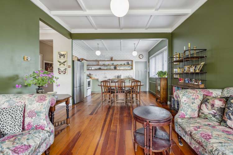 44 Robertson Street Glenholme_2