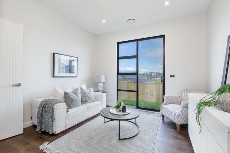 6 Canoe Lane Riverhead_12