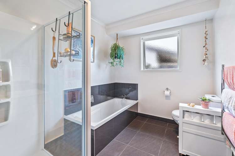 6 Stace Hopper Drive One Tree Point_16