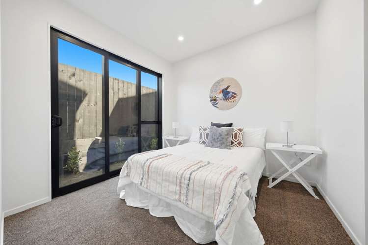 2/2 Halswell Street Mangere East_7