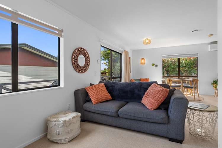 2/23 Towai Street Stoke_9