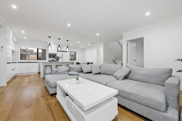 2/2 Marion Avenue Mount Roskill_6