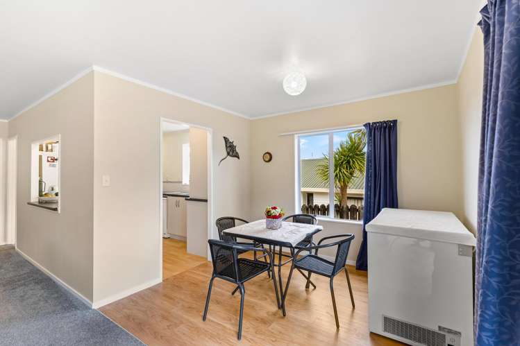 1/8 Atlantis Place Totara Vale_7