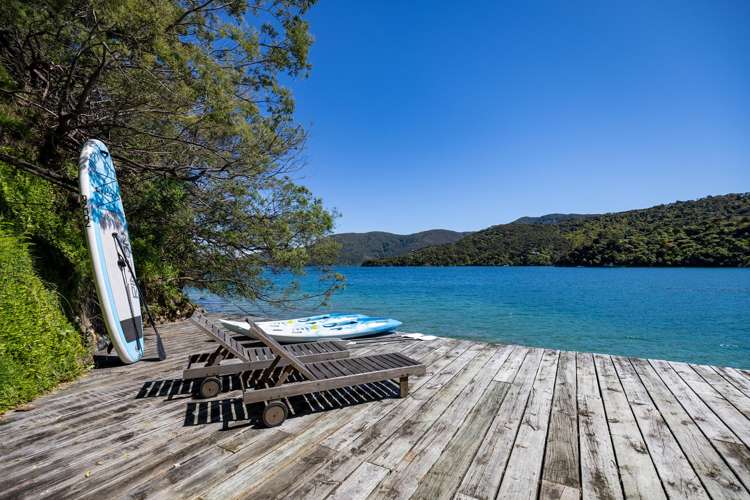 - Bay of Many Coves Queen Charlotte Sound_20