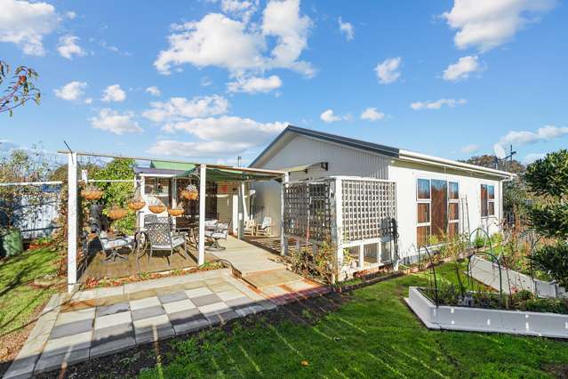 Quiet, Private Suntrap, with Year Round Fruit