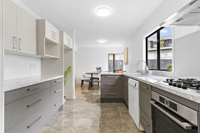 2/9 Wharf Road Te Atatu Peninsula_4