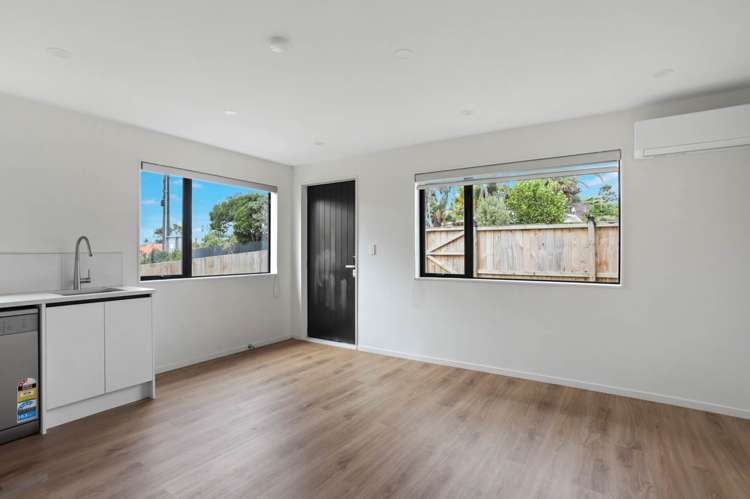 49A Golf Road New Lynn_7