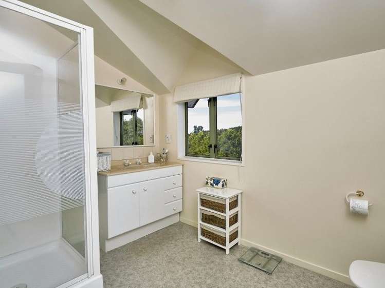 2730 South Eyre Road West Eyreton_12