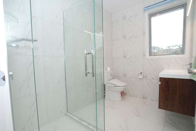 59 Bernard Magnus Lane Greenhithe_9