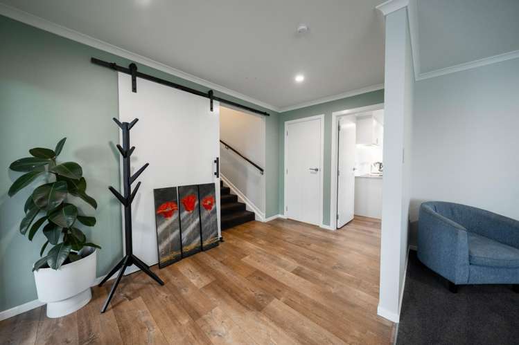 708 Queens Drive Waikiwi_10