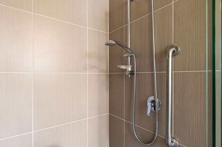 241 Breezes Road Aranui_11