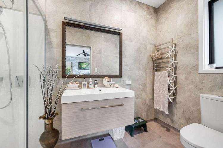80A Beach Road Mellons Bay_33