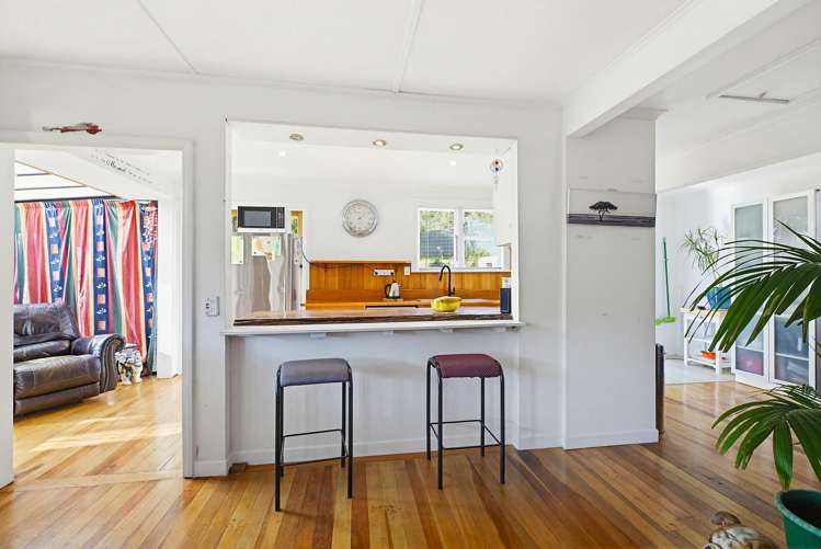 81 Taylor Terrace Tawa_11