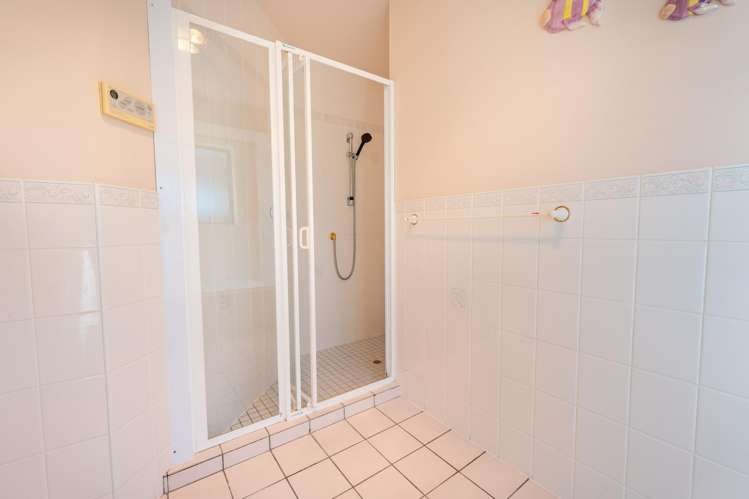 12 Lachlan Place Marchwiel_17