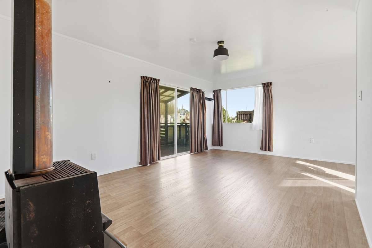 76 Takahe Road_1