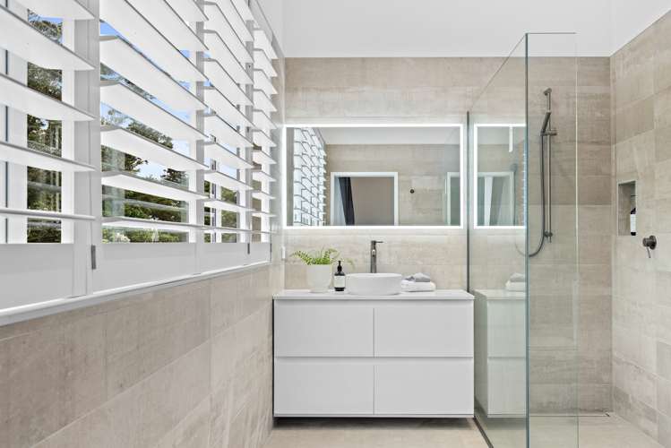 5 Hall Lane Kaipara Flats_11