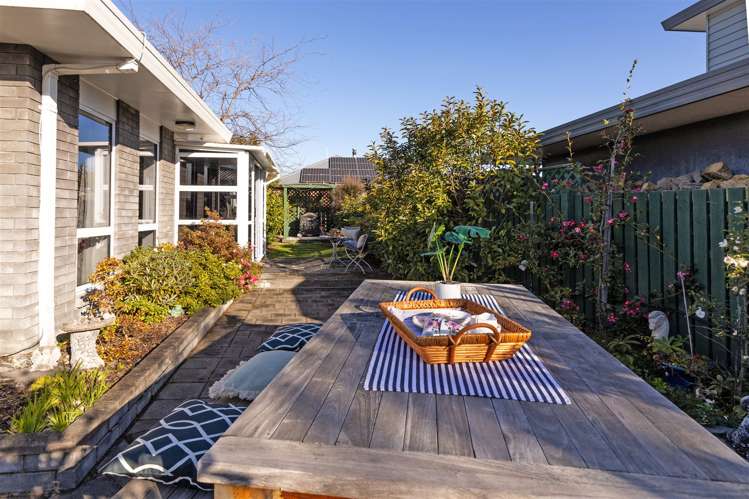 8a Robalan Place Redwoodtown_1