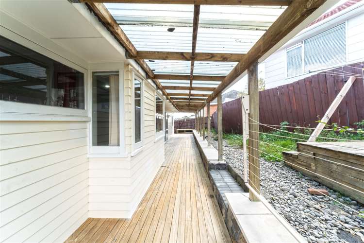 10a Castaing Crescent Te Atatu South_14