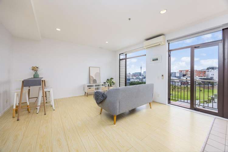 3J/7 Charlotte Street_2