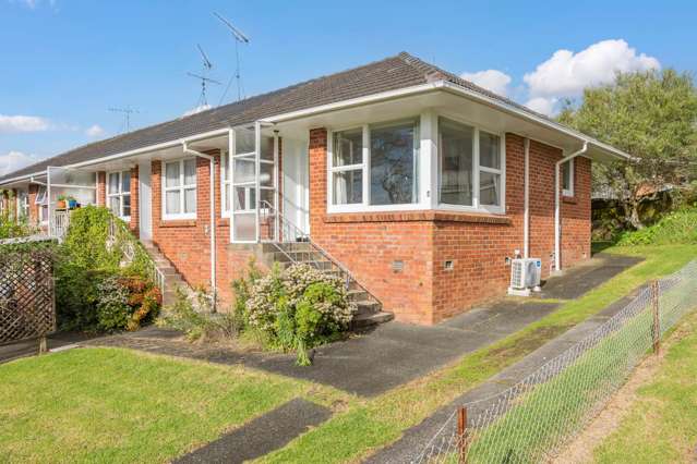 Sunny, Elevated & Centrally Located