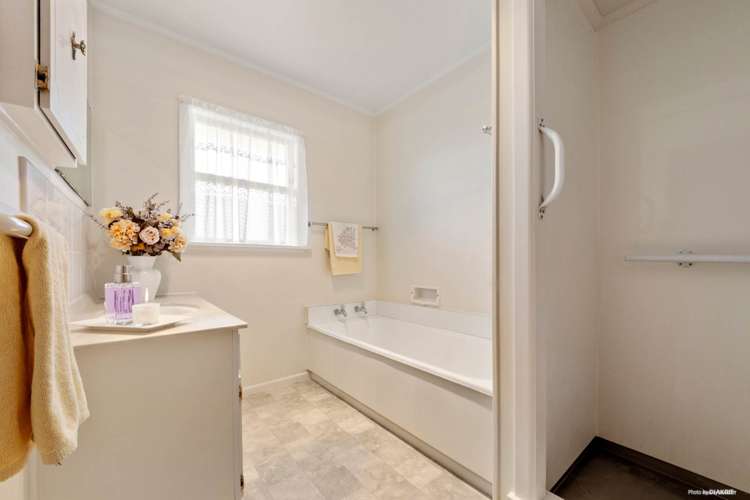 12 Dundee Place Blockhouse Bay_15