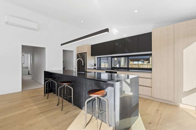 6 Moonstone Street_5