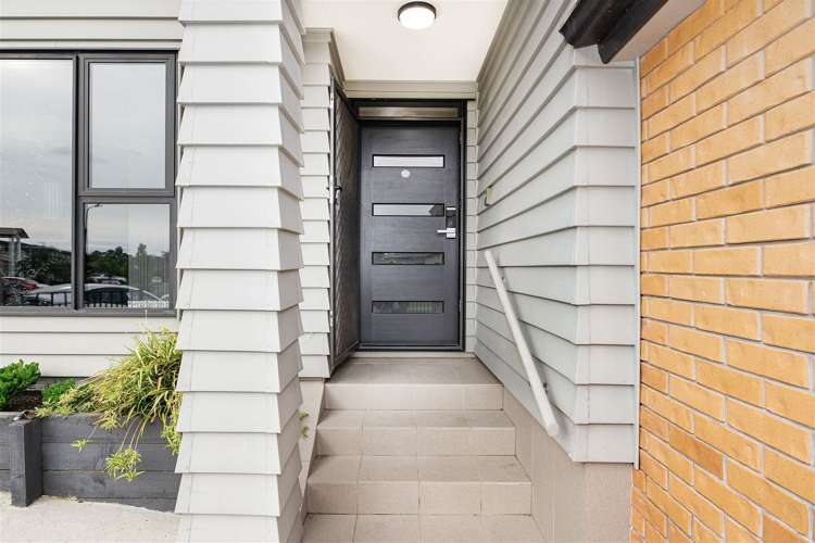 23 Midhurst Avenue Henderson_7