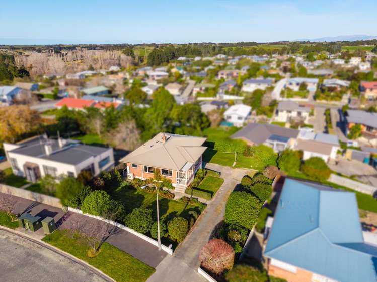 24 Hill View Crescent Highfield_32