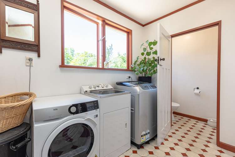 50 Shakespeare Road Bastia Hill_17