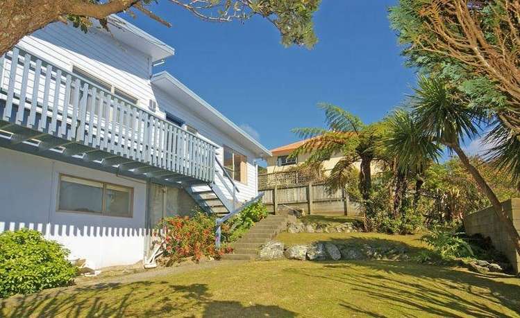 2/90 Allington Road Karori_9