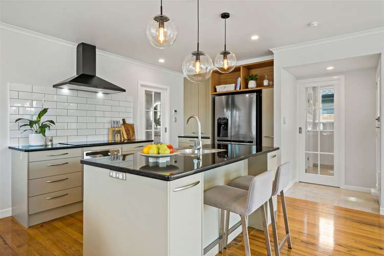 15 Waione Avenue Te Atatu Peninsula_9