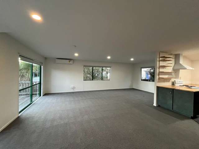 2/152 Carrington Road Mt Albert_2