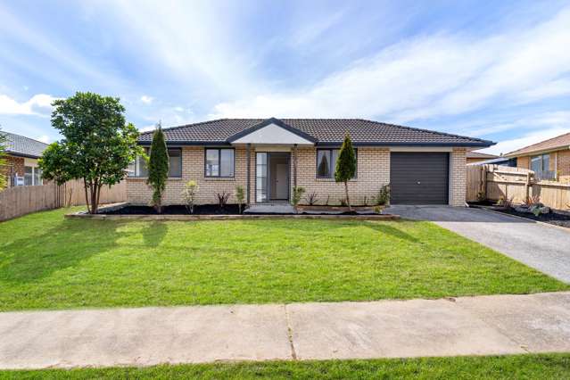 Affordable Freehold 4 Bedroom Brick & Tile!