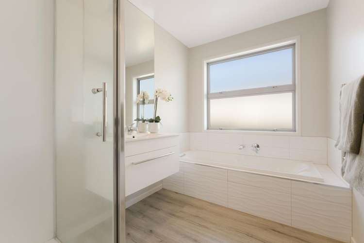 17 Puhirake Crescent Pyes Pa_14