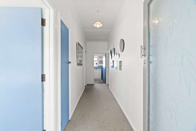 1013 Willowpark Road North Mayfair_10