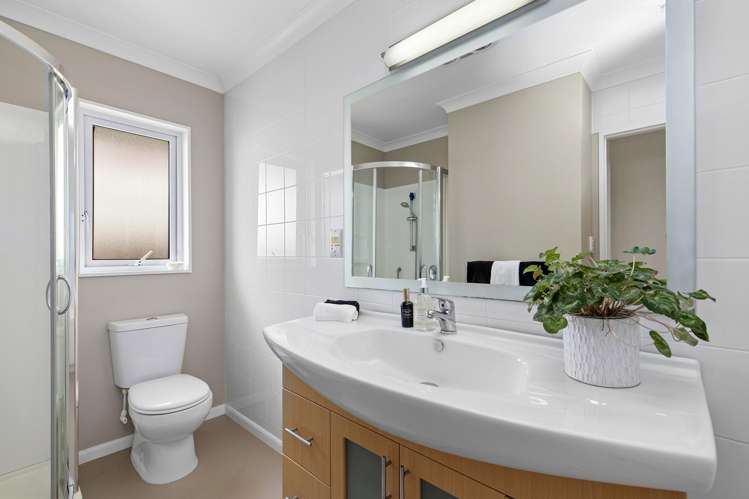 31b Wai-Iti Crescent Woburn_17