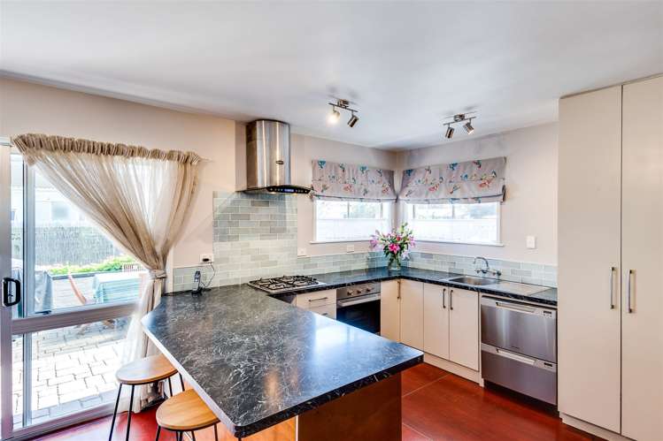 208 Caroline Place Mayfair_14