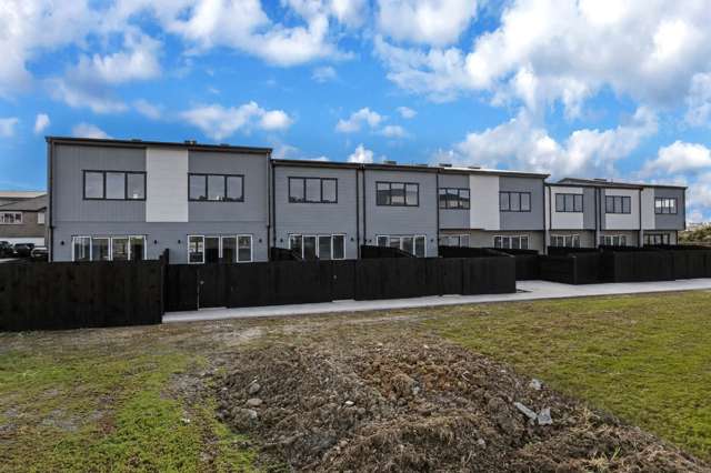Your Park-Front Lifestyle Awaits at Park View