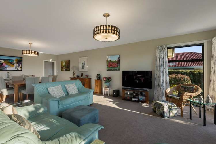 16 Carnoustie Place Aongatete_5