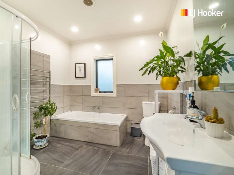 18 Sidey Street Calton Hill_12