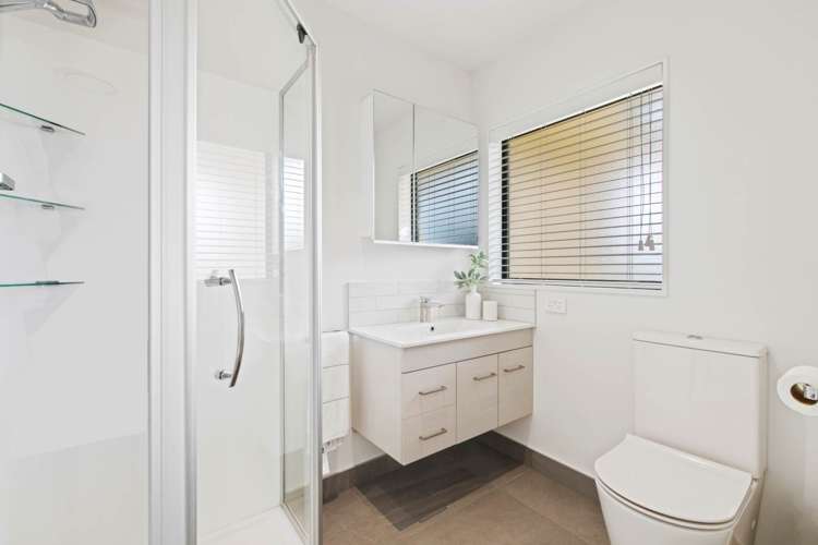 4 Riplington Road Huntington Park_16