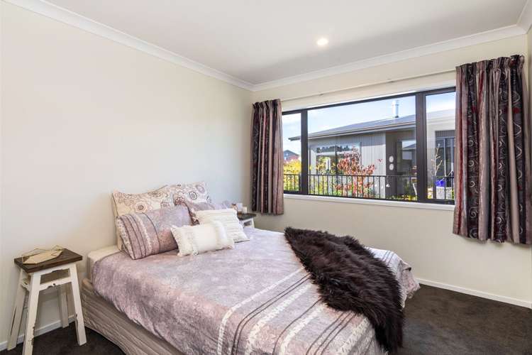 17 Noumea Drive Rangatira Park_11